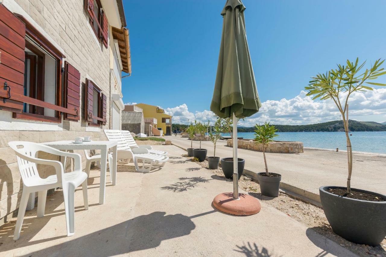 Apartment Island Dream クラパニ島 エクステリア 写真